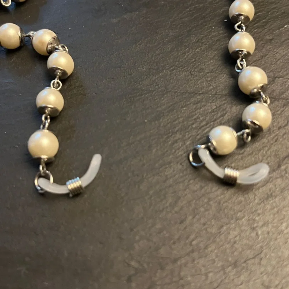 🌙 Handcrafted Vintage Silver and pearl Eyeglass Chain - Unique & Stylish 🌙